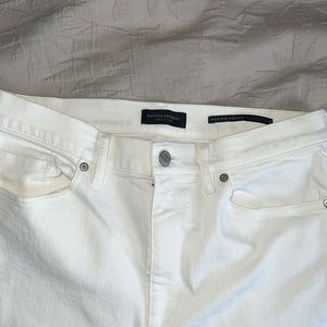 NWOT BANANA REPUBLIC RIPPED WHITE JEANS
